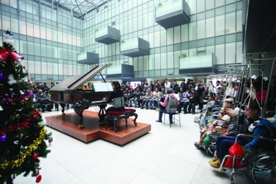 鼓樓醫(yī)院舉辦圣誕音樂會(huì)